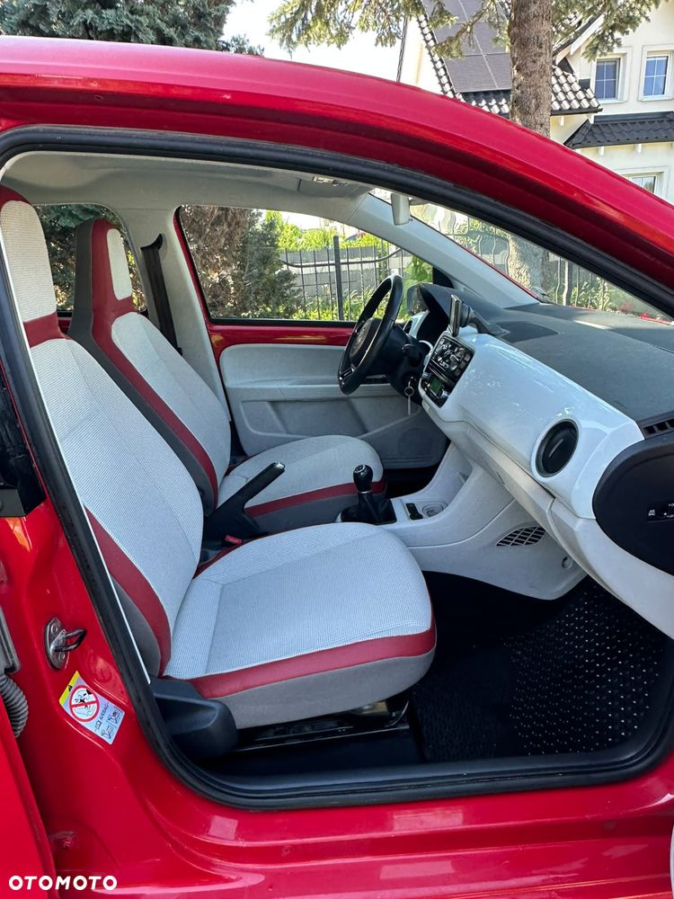 Volkswagen up! Active - 34