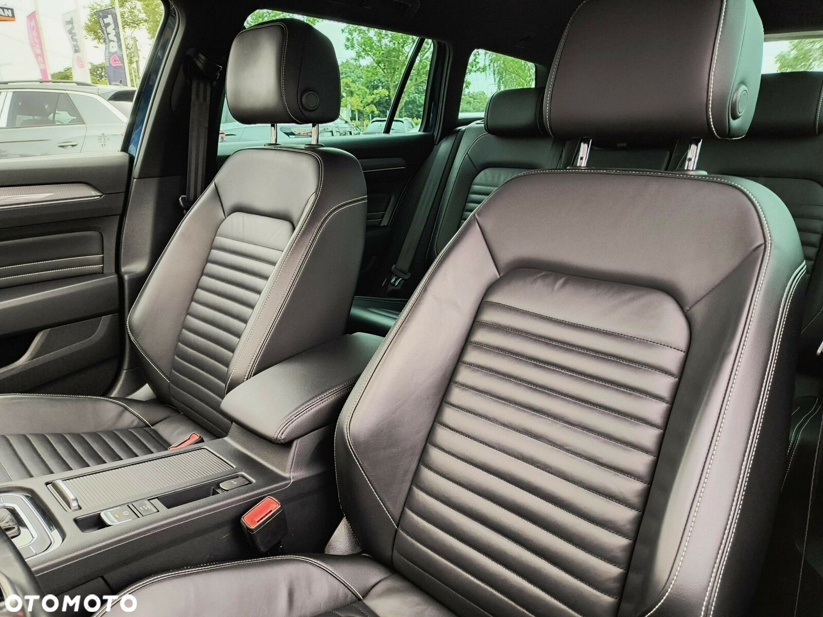 Volkswagen Passat 2.0 TDI 4Mot Elegance DSG - 11