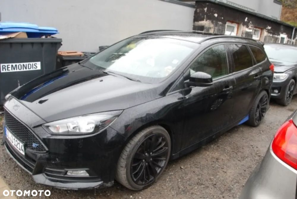 Ford Focus 2.0 EcoBoost ST mit Leder-Sport-Paket - 1