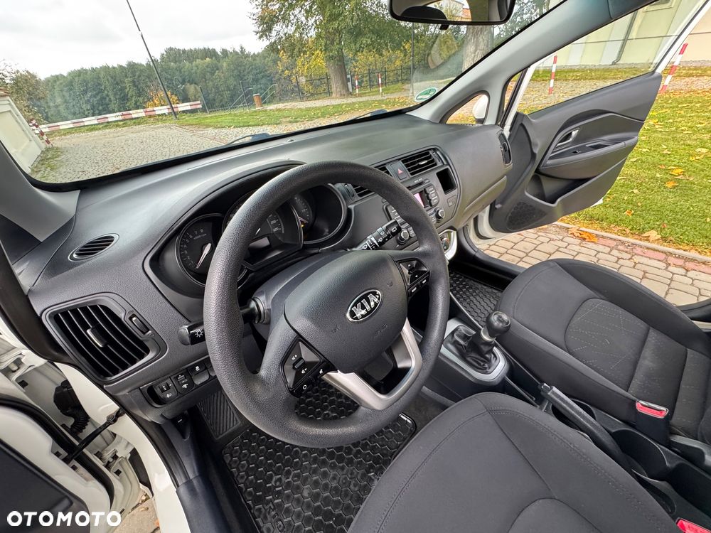 Kia Rio - 19