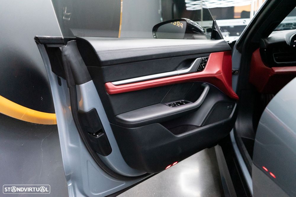 Porsche Taycan 4S - 26