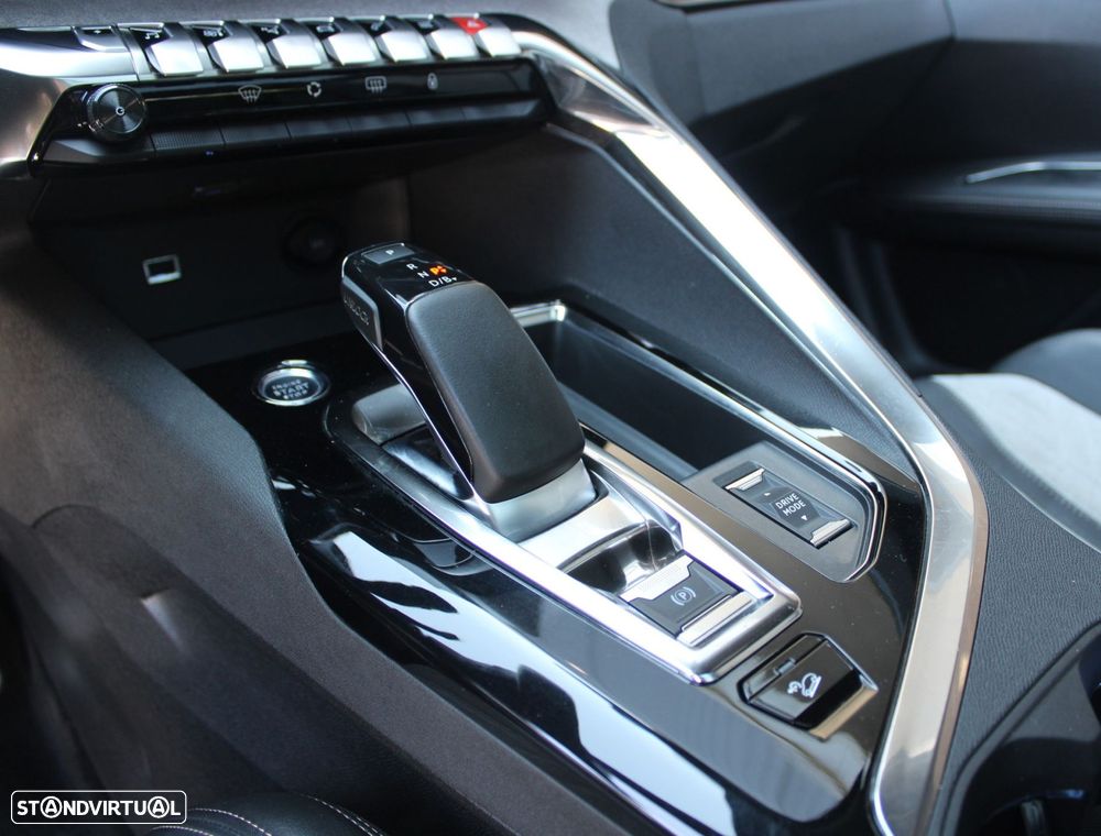 Peugeot 3008 1.6 Hybrid4 GT e-EAT8 - 11