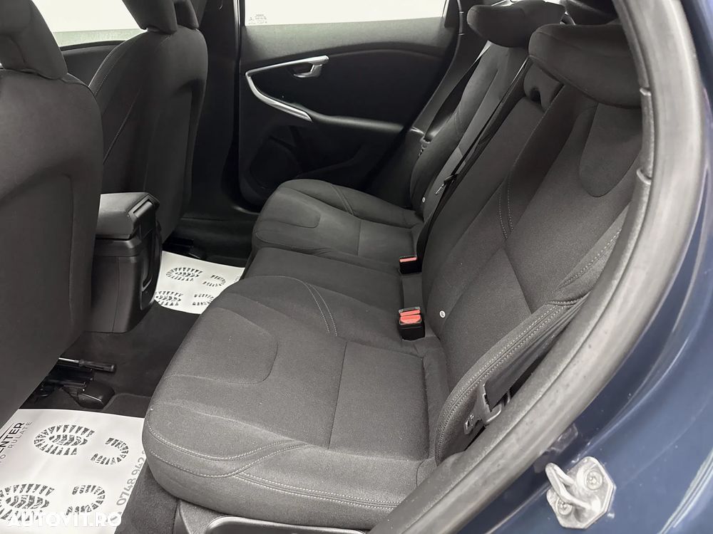 Volvo V40 D4 Kinetic - 17