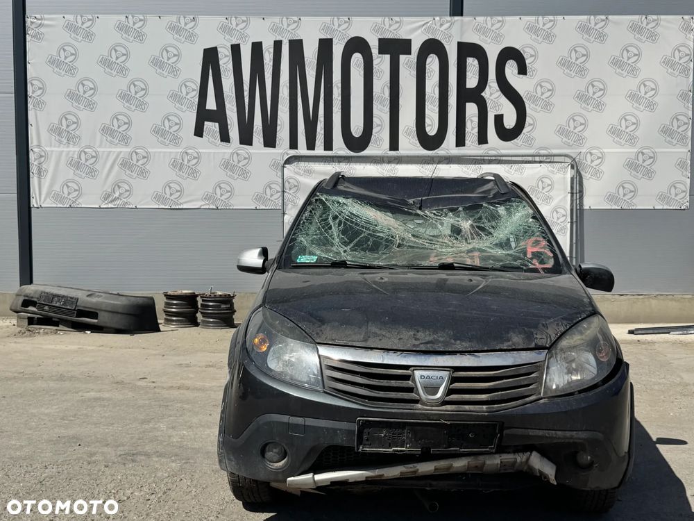 DACIA SANDERO 2011 *SAMOCHÓD NA CZĘŚCI* 5226  MASKA, LAMPA, DRZWI, LUSTERKO, ZDERZAK, GRILL, BŁOTNIK, KLAPA, BELKA, DESKA, FOTELE, KANAPA, ĆWIARTKA KIEROWNICA, TARCZE, ZACISKI, ZAWIESZENIE, KOMPLETNY PRZÓD, KOMPLETNY TYŁ, LICZNIK, ZEGARY, PRAWE LEWE PRZÓD TYŁ - 2