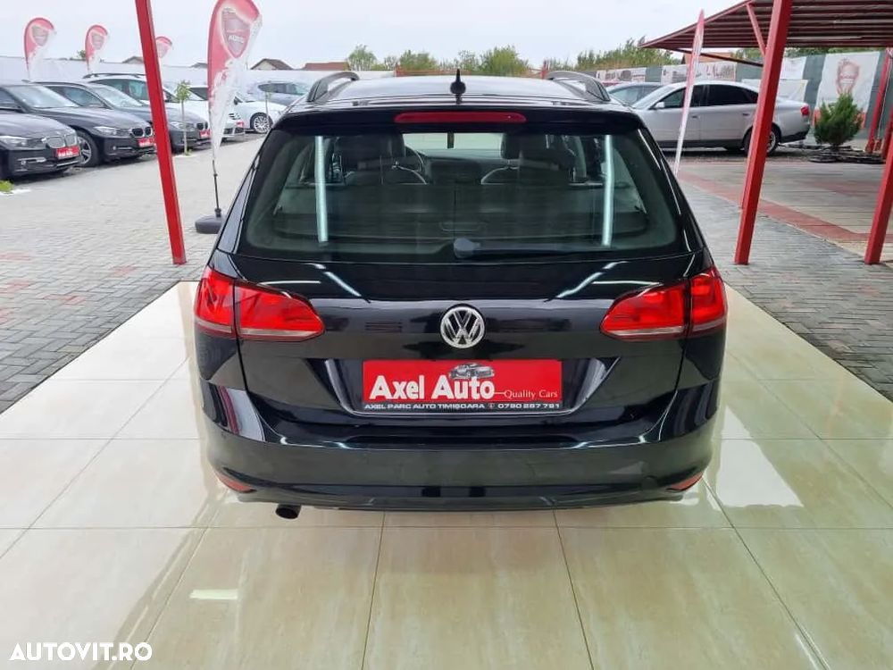 Volkswagen Golf - 33