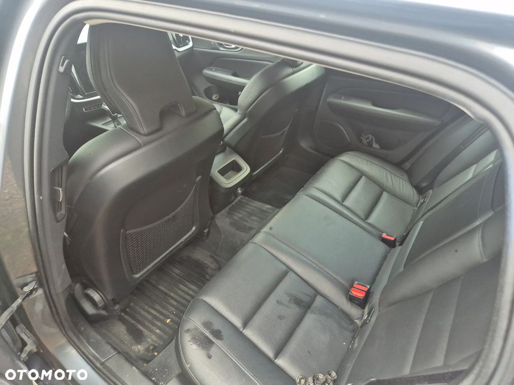 Volvo V60 D3 SCR Momentum - 11