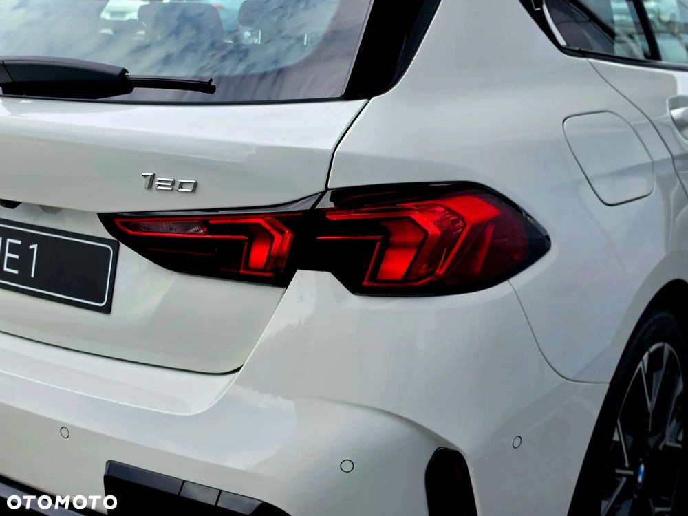 BMW Seria 1 120 mHEV - 8