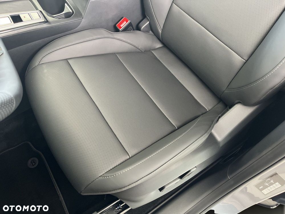 MG ZS Hybrid+ - 14
