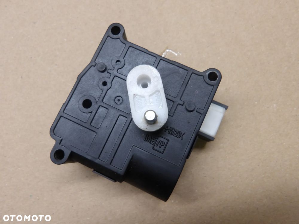 TOYOTA COROLLA VERSO 2.2D SILNICZEK NAGRZEWNICY 113800-2051 - 2