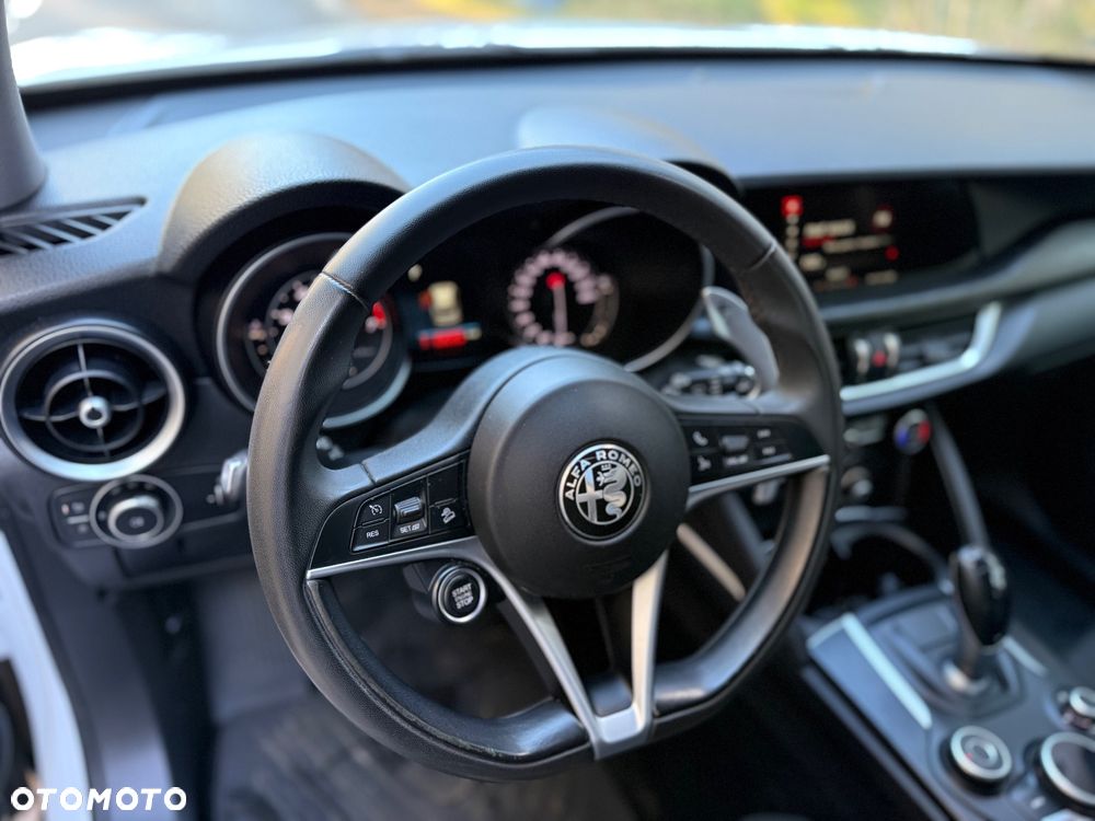 Alfa Romeo Stelvio 2.0 Turbo Sprint Q4 - 33