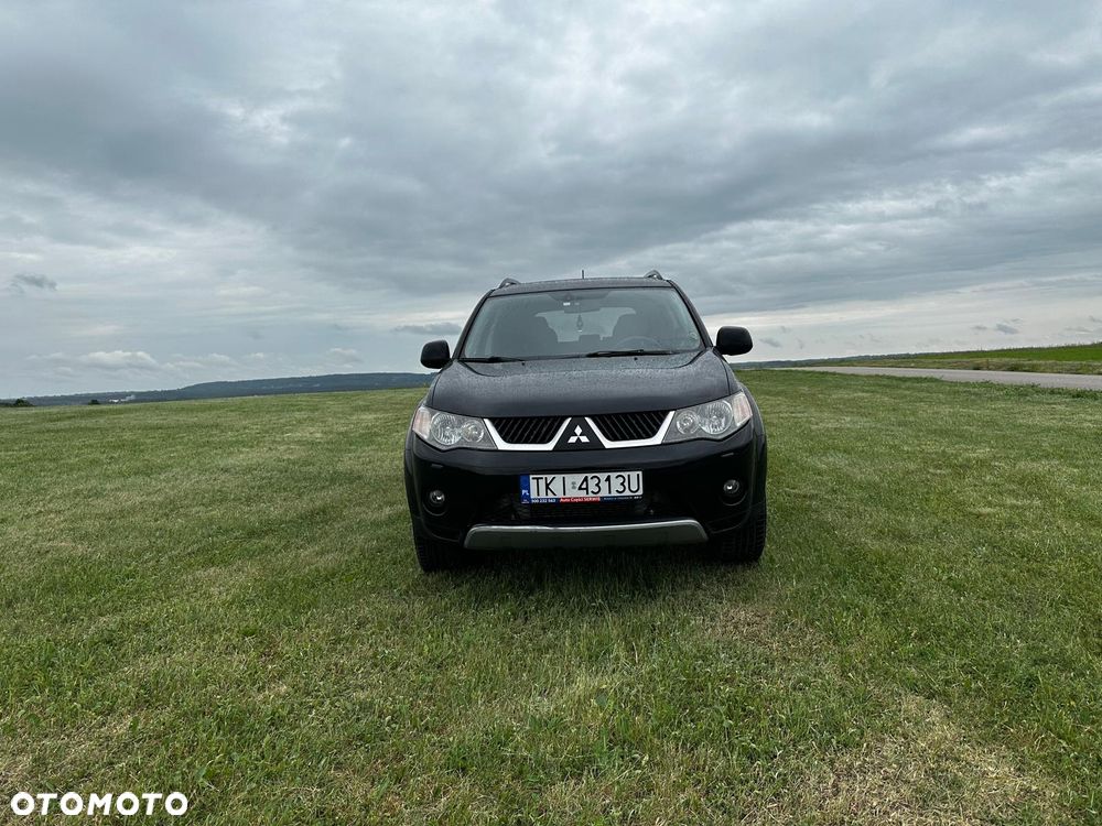 Mitsubishi Outlander 2.0 DID Instyle NAVI - 2