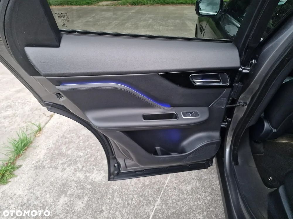 Jaguar F-Pace 2.0 i4D AWD Portfolio - 16