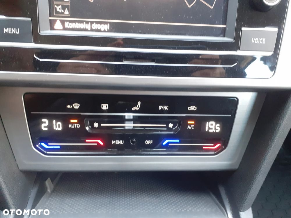 Volkswagen Passat - 21