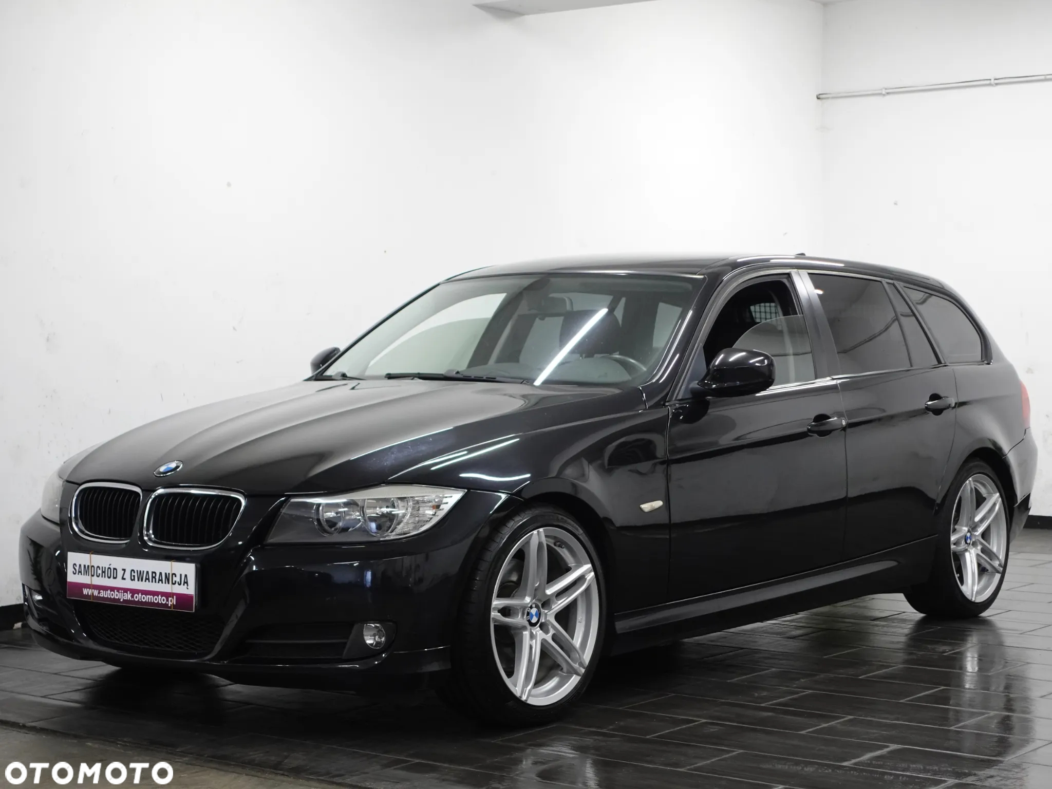 BMW Seria 3 320d DPF Touring - 4