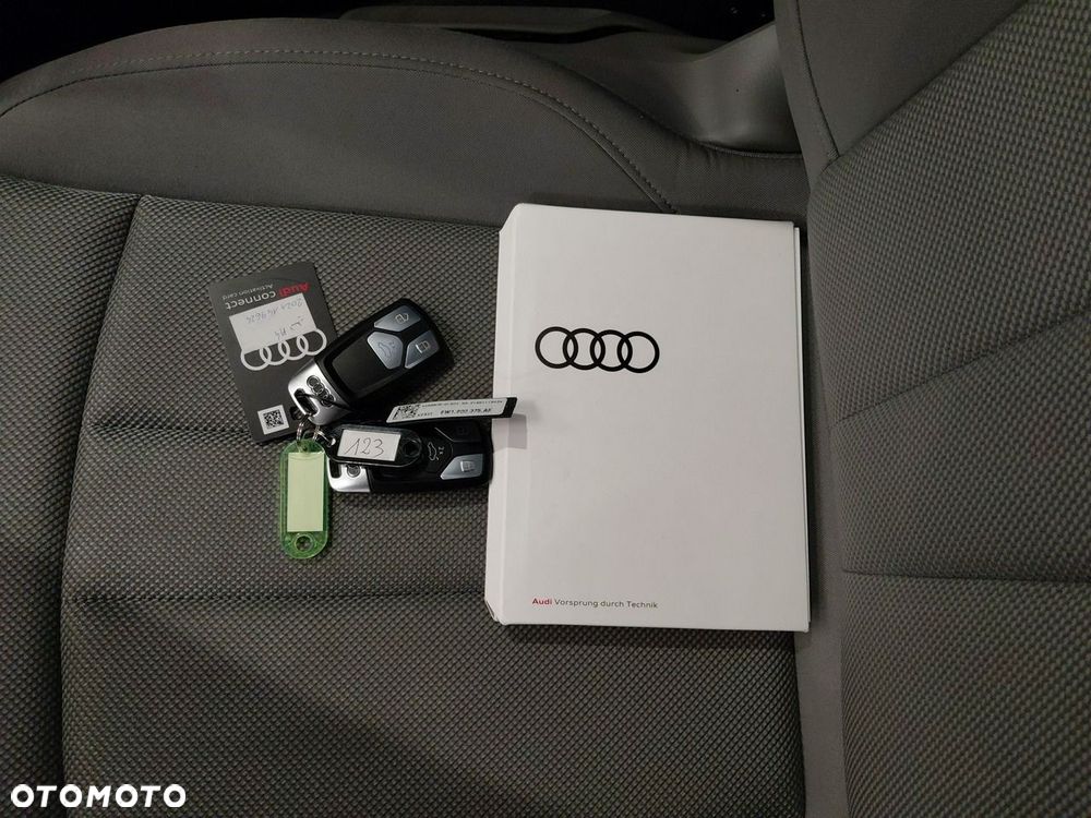 Audi A4 Avant 40 TDI S tronic - 41