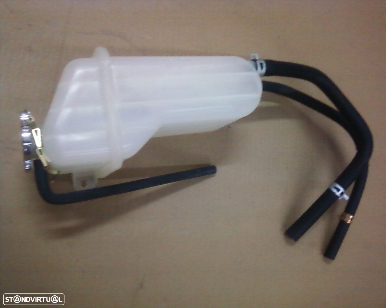 depósito agua hyundai h1 2.5td ( novo ) - 1