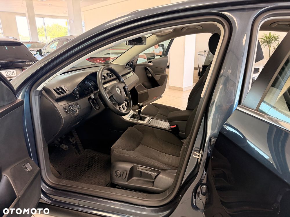 Volkswagen Passat - 15