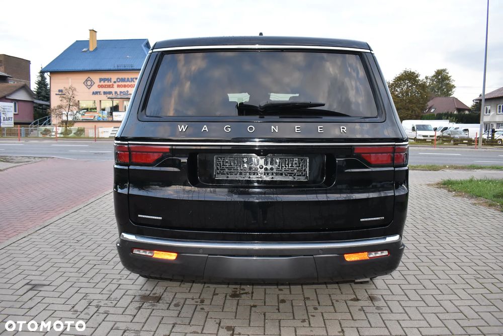 Jeep Wagoneer - 8