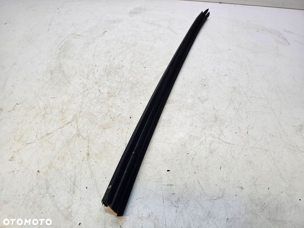 USZCZELKA DRZWI LEWY TYŁ AUDI A4 B9 8W0839479 - 2