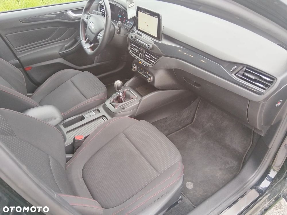 Ford Focus 1.5 EcoBlue Start-Stopp-System ST-LINE - 30