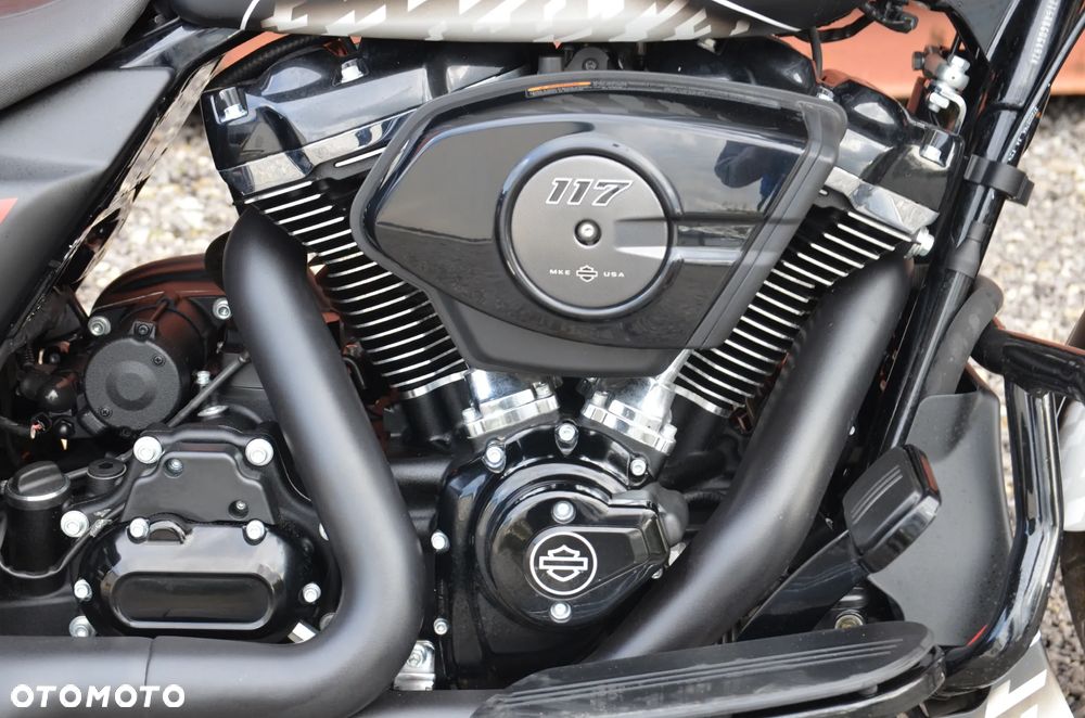 Harley-Davidson Touring Street Glide - 21