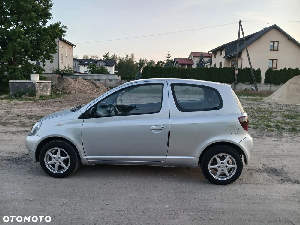 Toyota Yaris - 3