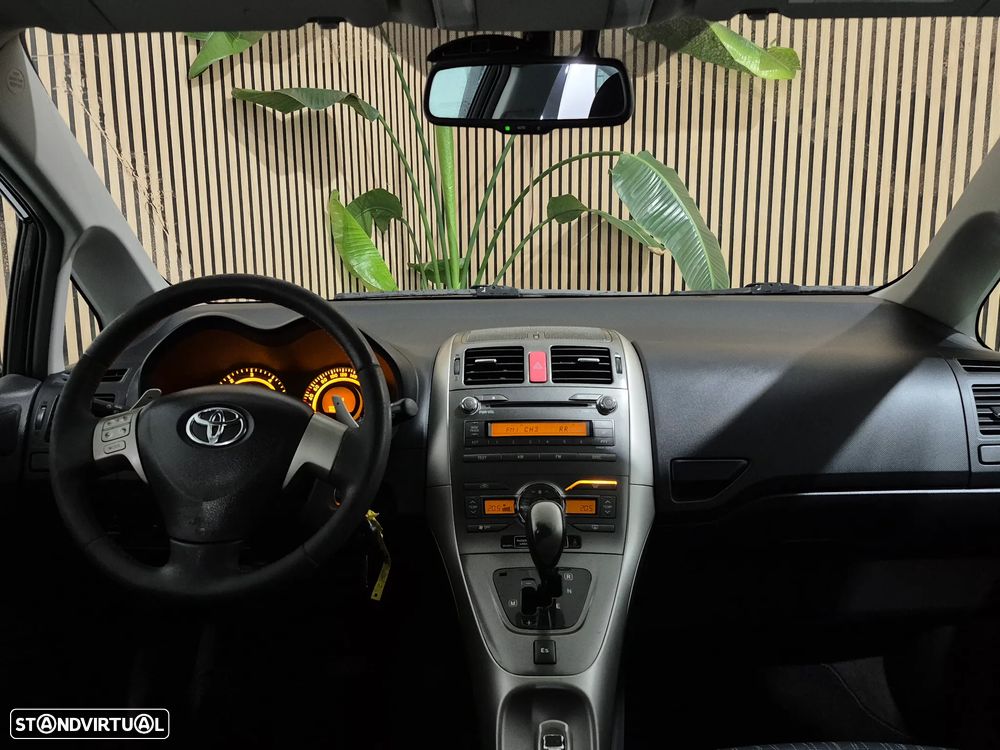 Toyota Auris 1.4 D-4D MMT Sol - 8