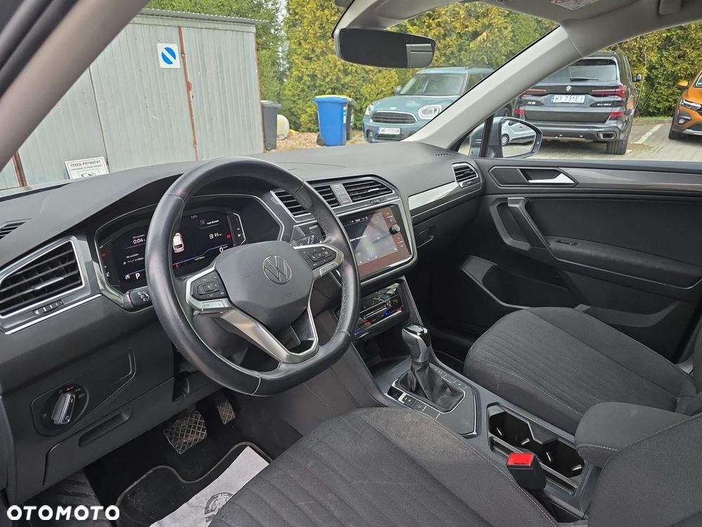 Volkswagen Tiguan - 11
