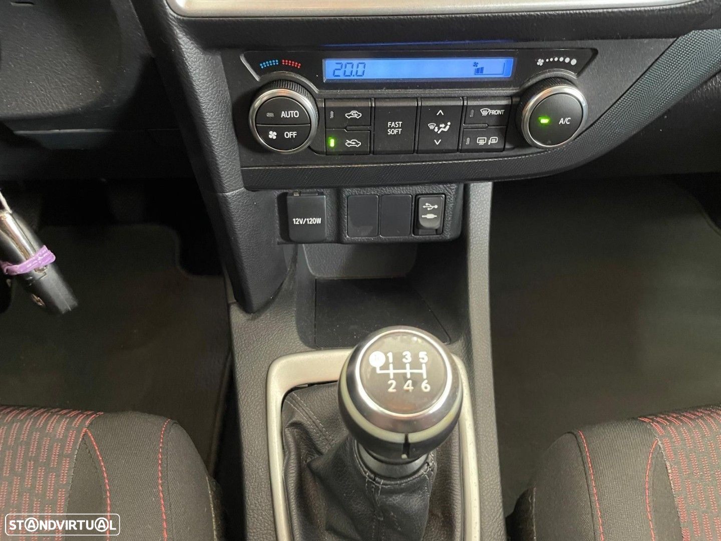 Toyota Auris 1.4 D-4D Exclusive+P.Sport - 27