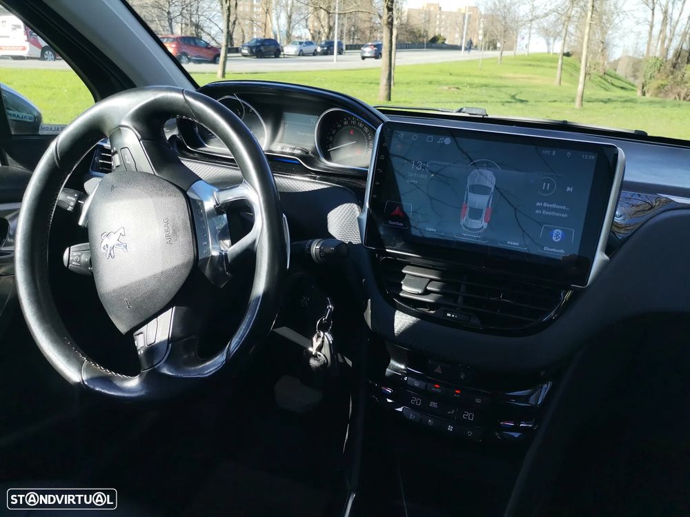 Peugeot 2008 e-HDi FAP 92 EGS6 STOP & START Allure - 18