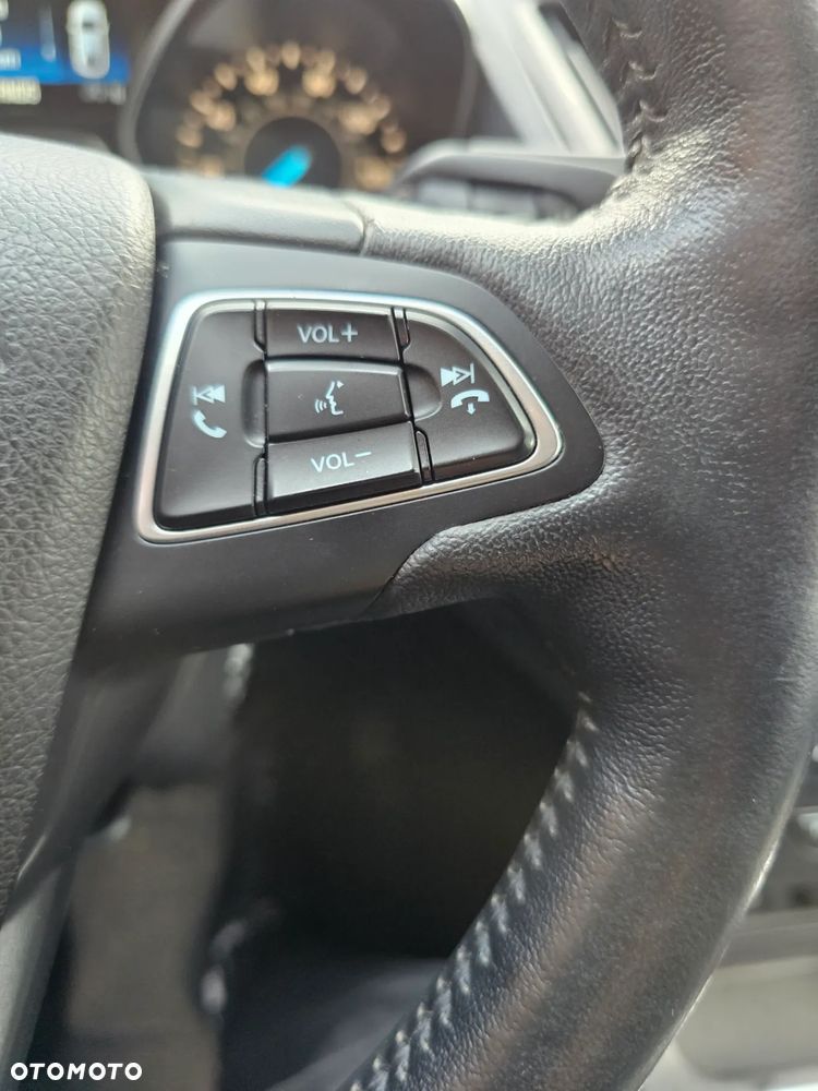 Ford Escape 2.0 EcoBoost AWD Titanium - 34