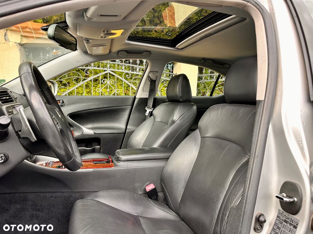 Lexus IS 250 Prestige - 18