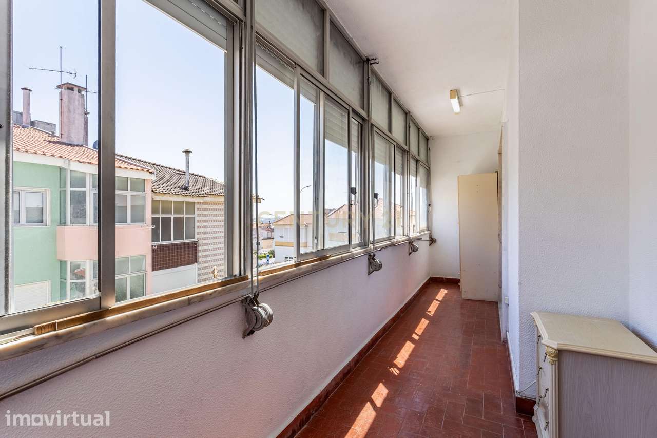 Quarto 1 - Em Apartamento com mais 2 quartos - junto a Urb. Vila Chã ( - Grande imagem: 3/11