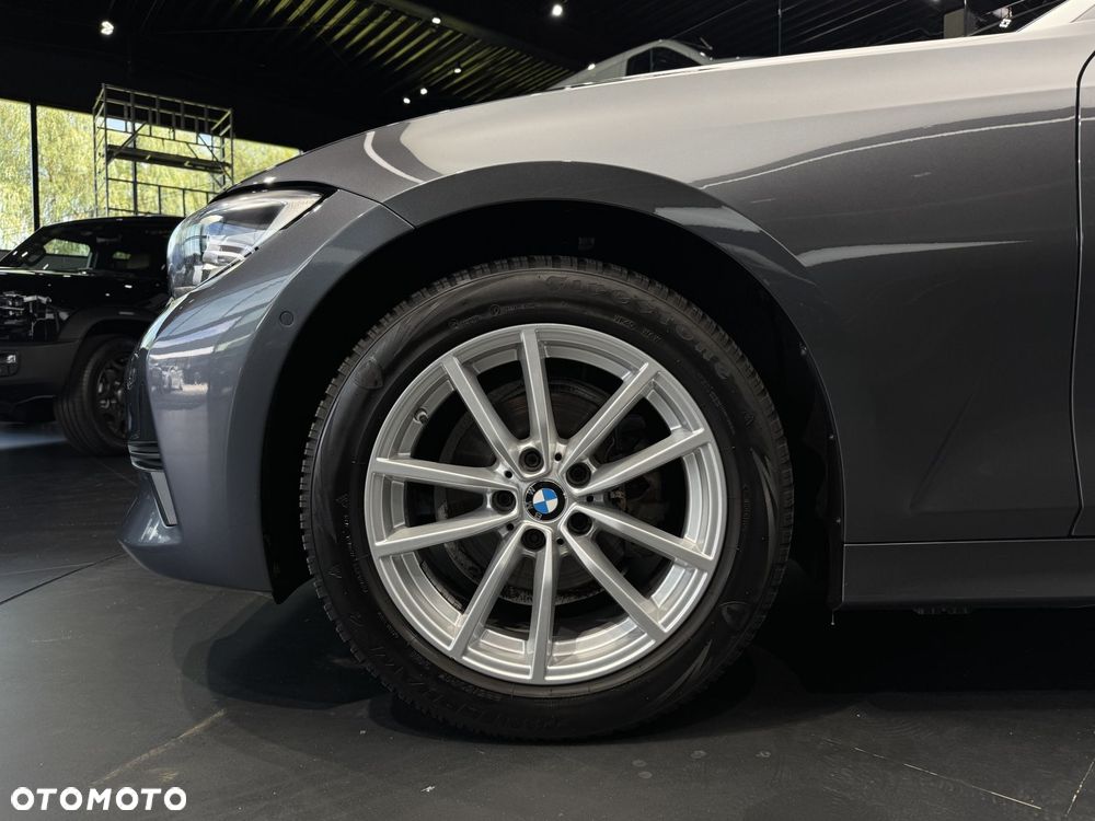BMW Seria 3 318i - 20