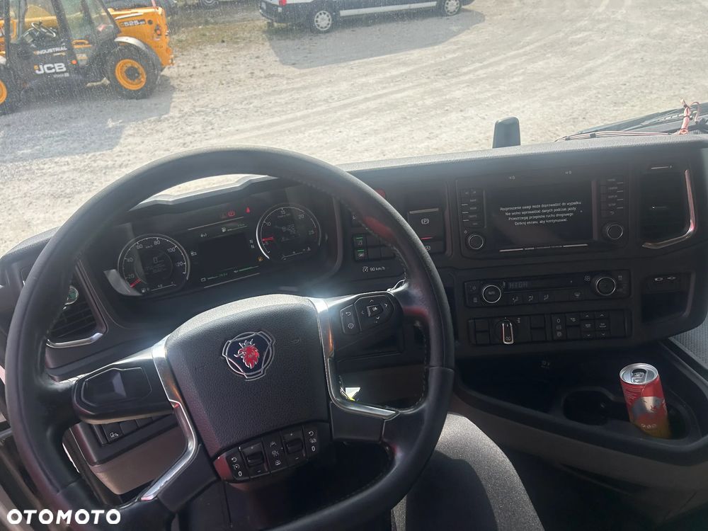 Scania S450 RETARDER / LED / NAWIGACJA / WIRTUALNE ZEGARY / 2 ZBIORNIKI PALIWOWE / LODÓWKA / PRZEBIEG 756 TYS. KM / SCANIA z POLSKIEGO SALONU / 2020 ROK !! - 17