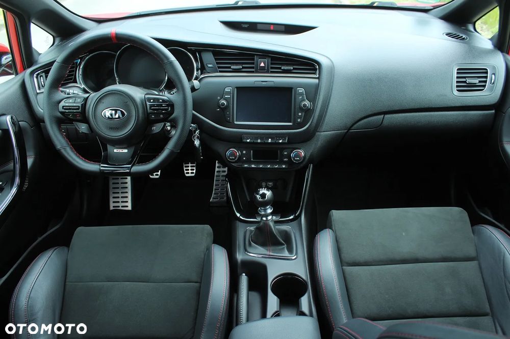 Kia Ceed 1.6 T-GDI OPF GT - 19