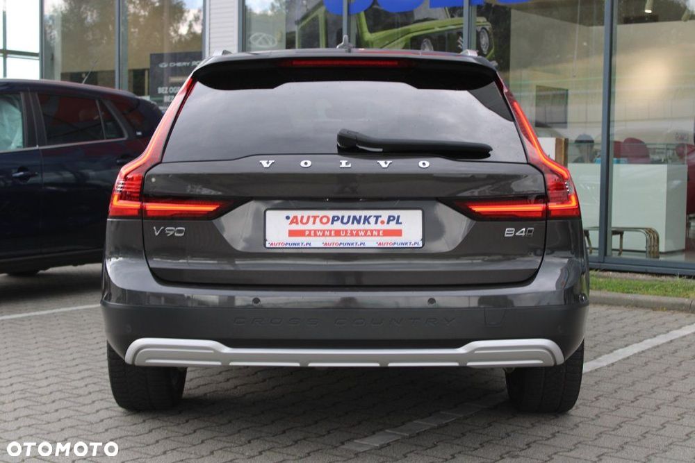 Volvo V90 Cross Country - 6