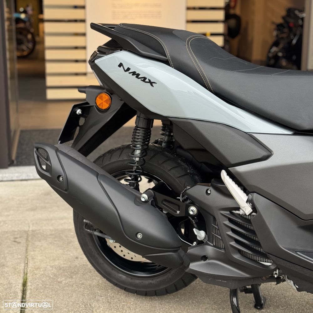 Yamaha NMAX Tech Max - 4