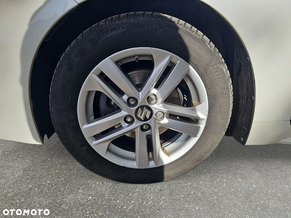 Suzuki Swace 1.8 Hybrid Premium Plus CVT - 9