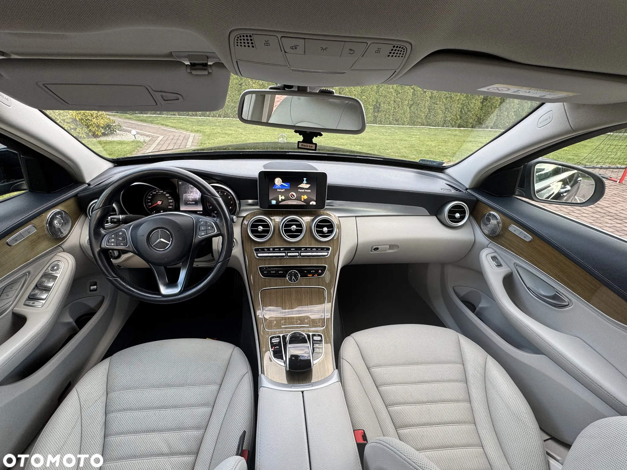 Mercedes-Benz Klasa C 250 7G-TRONIC - 28