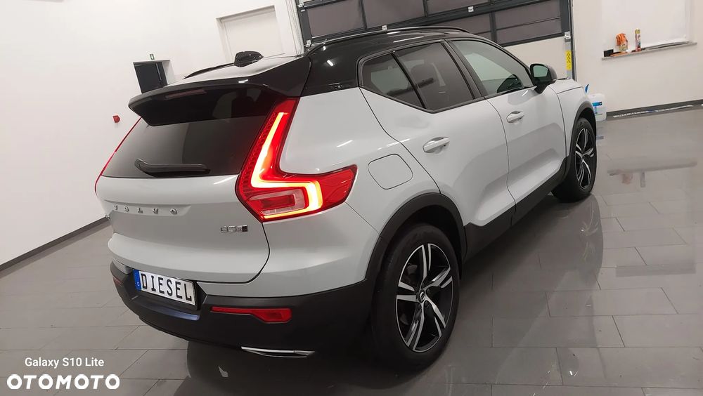 Volvo XC 40 D3 SCR R-Design - 3