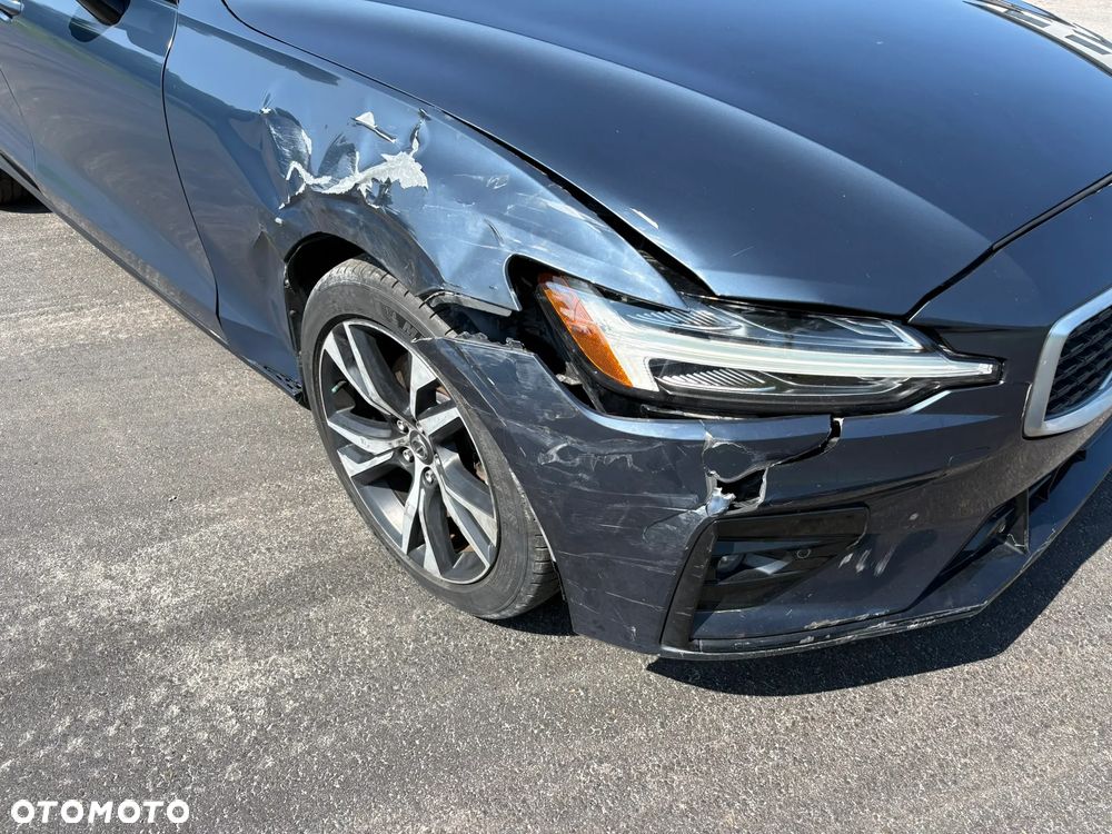 Volvo S60 T5 R-Design - 3