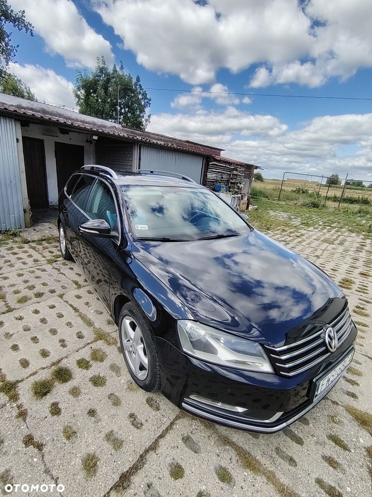 Volkswagen Passat - 1