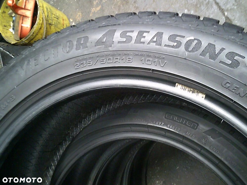 GOODYEAR Vector 4Seasons GEN 2 235/50R18 7,6mm 2022 - 3
