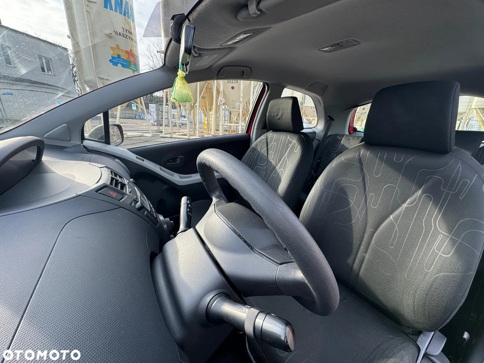 Toyota Yaris - 10