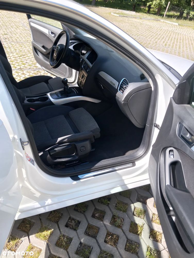 Audi A4 ver-avant-3-0-tdi-dpf-quattro-s-line-sportpaket-plus- - 13