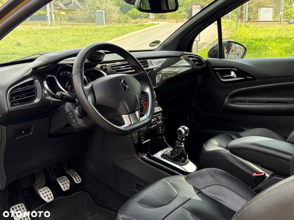 Citroën DS3 HDi 110 FAP SportChic - 12