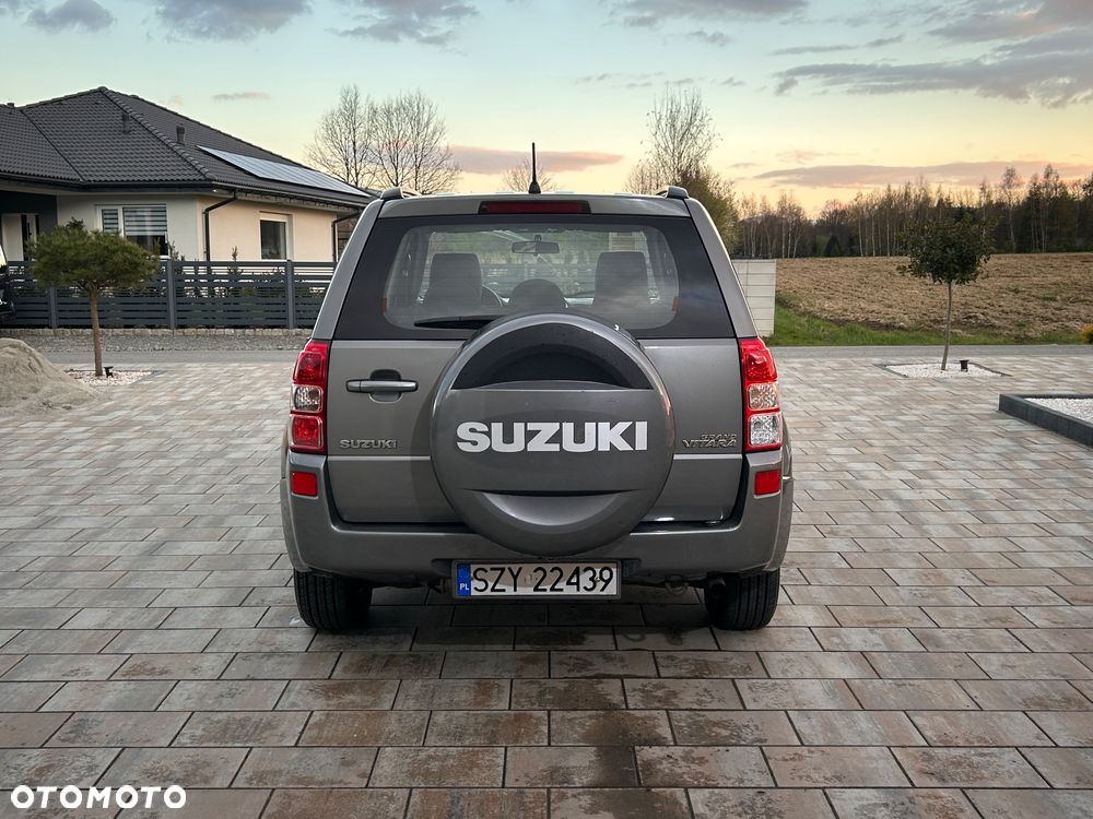 Suzuki Grand Vitara 2.0 - 6