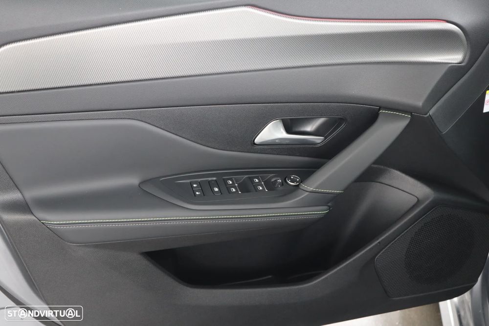 Peugeot 308 PureTech 130 EAT8 GT - 14