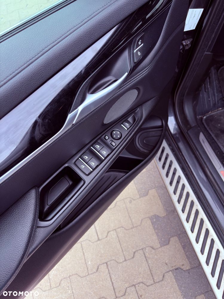 BMW X6 xDrive40d - 33